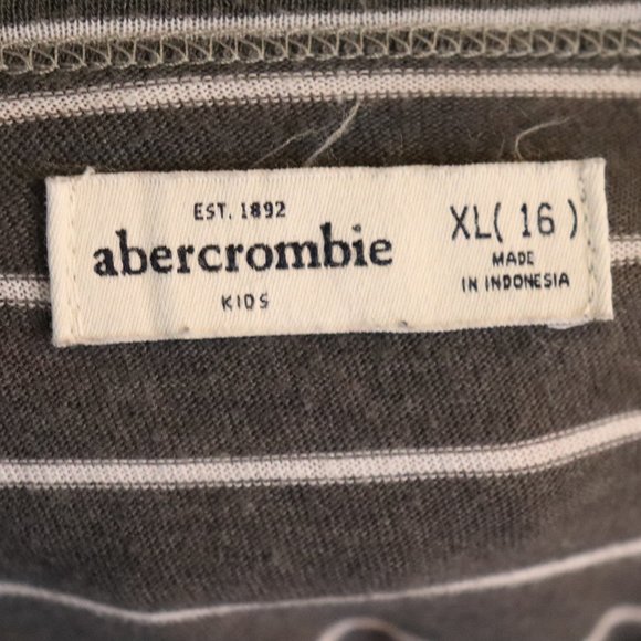 ABERCROMBIE | Grey and White Striped T-Shirt | 004 - Picture 4 of 4